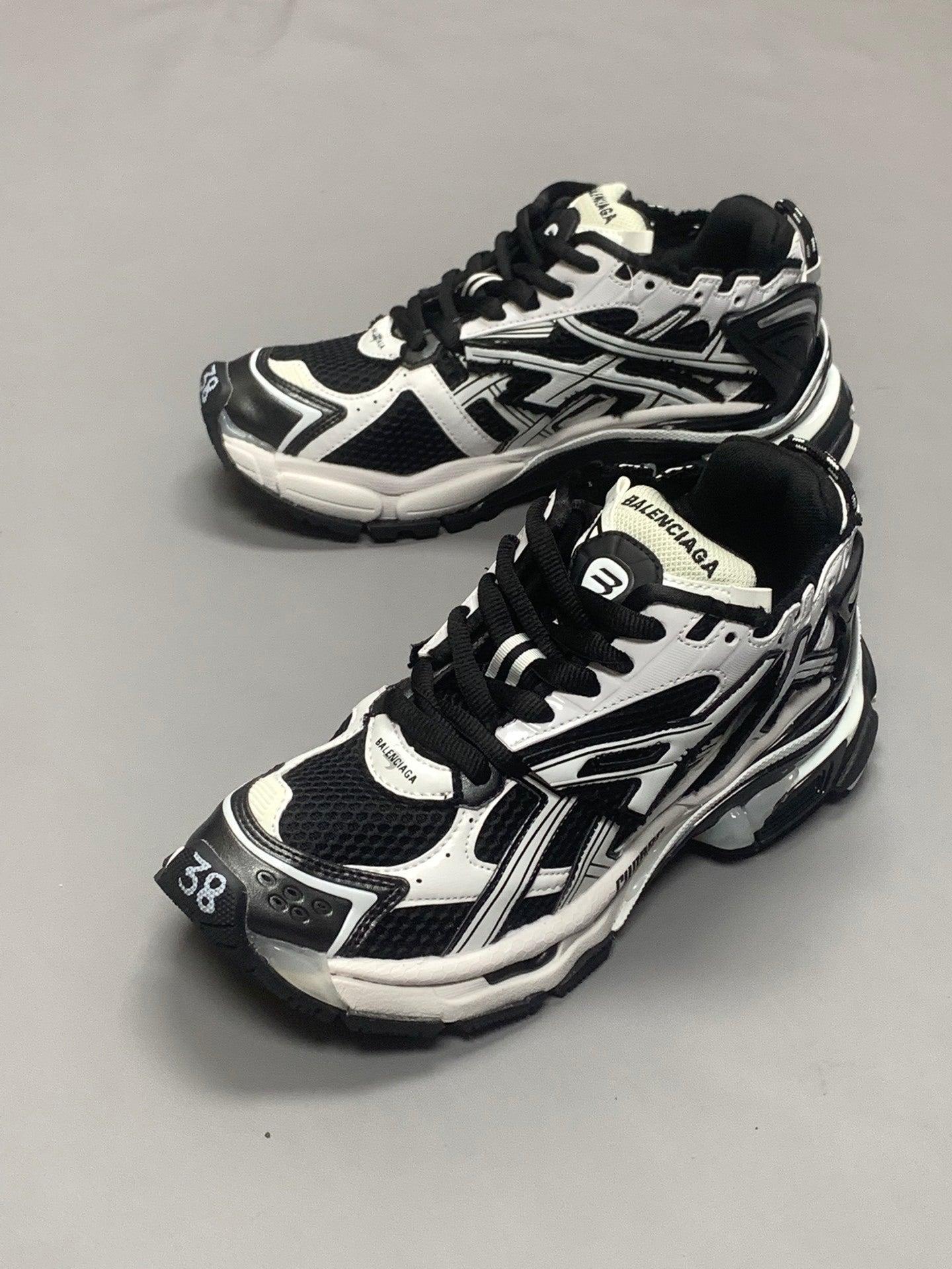 Balenciaga Runners - Black/White