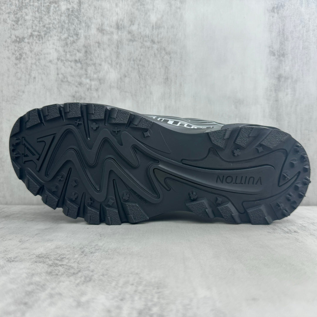 Louis Vuitton Tatic - Black