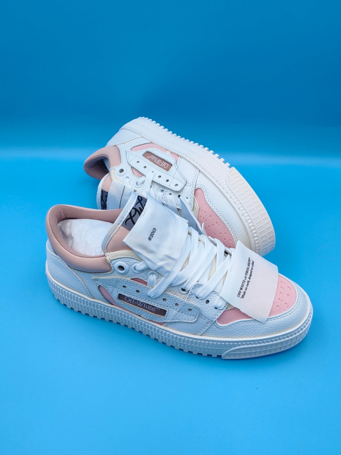 Off White Sneakers - Pink