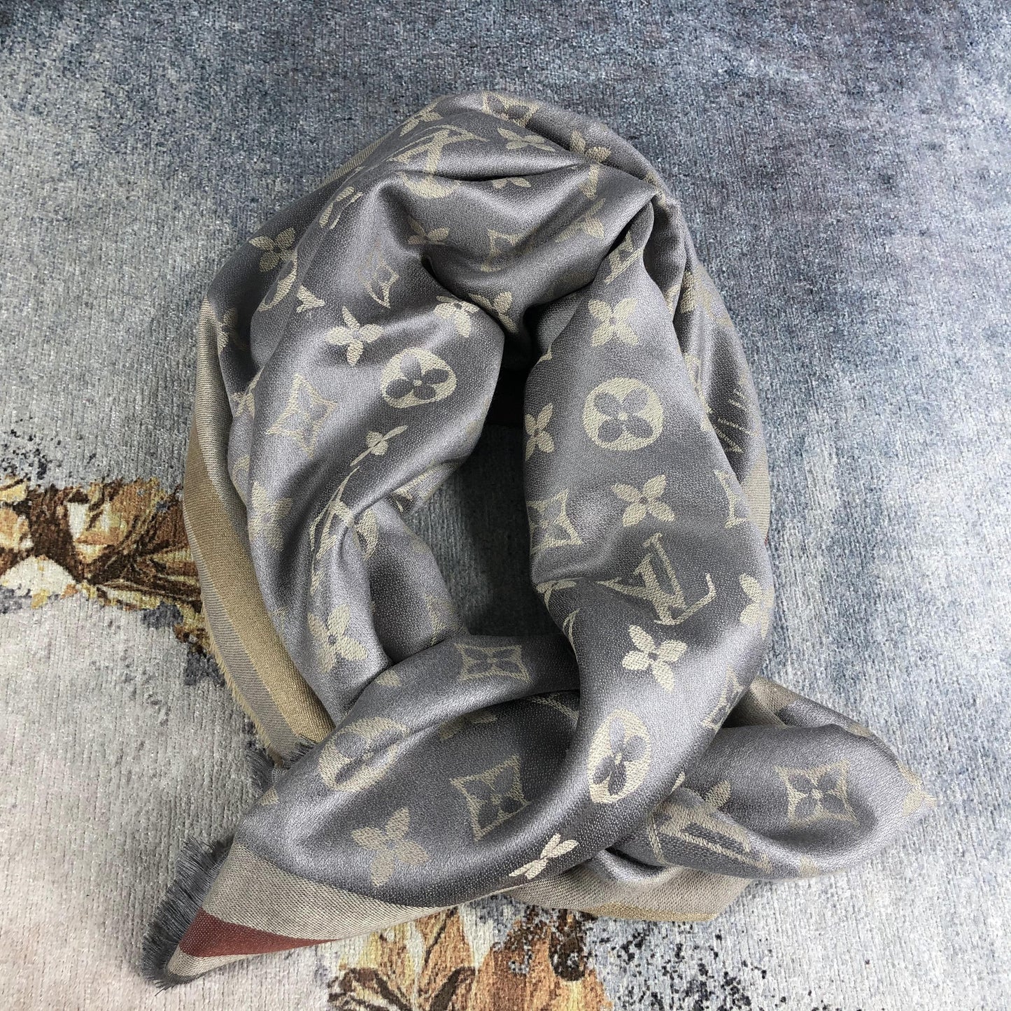 Louis Vuitton Scarf Grey Silk