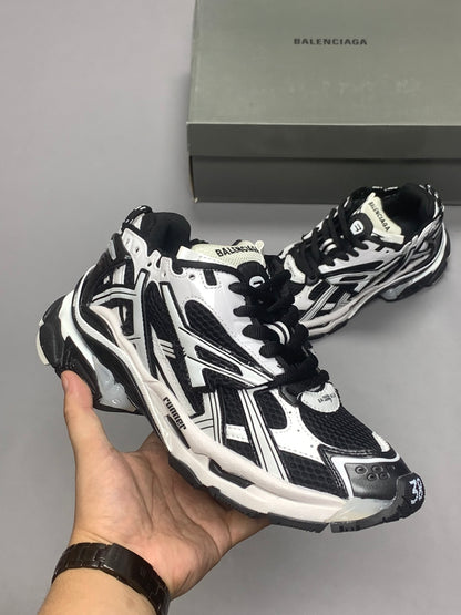 Balenciaga Runners - Black/White