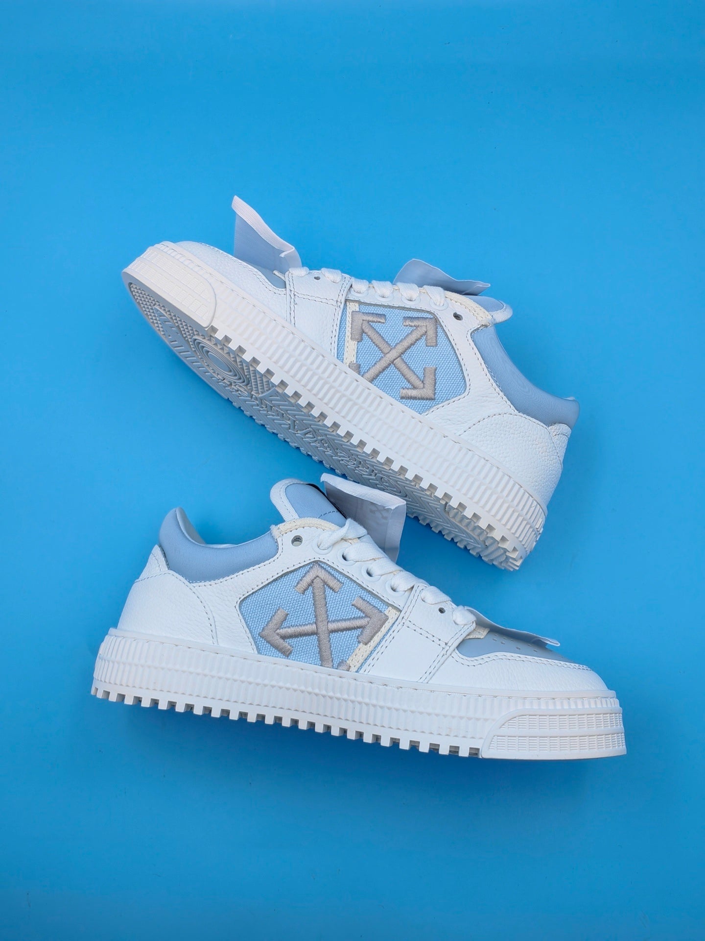 Off White Sneakers - Blue