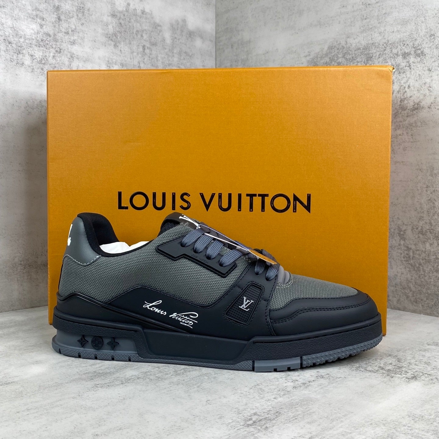 Louis Vuitton Trainer - Grey