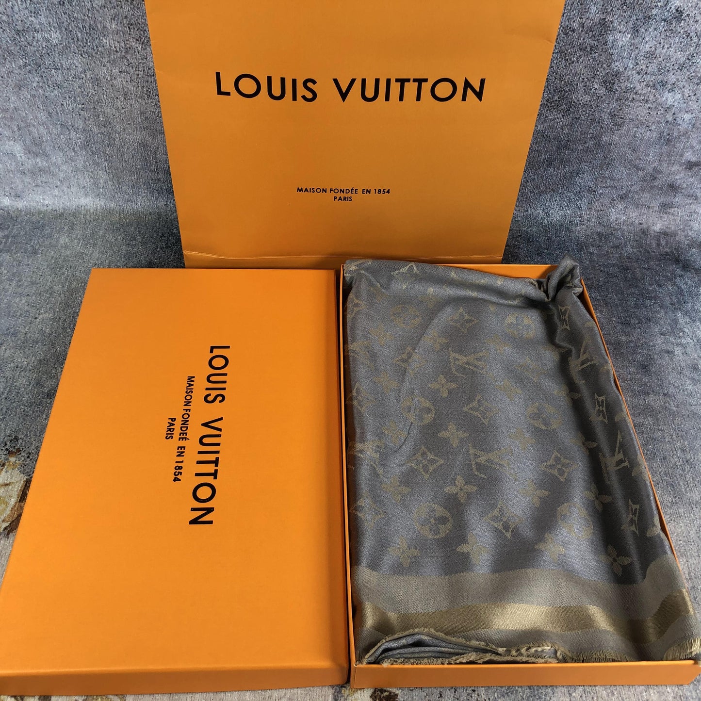Louis Vuitton Scarf Grey Silk