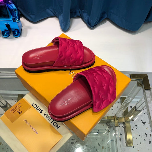 Louis Vuitton Waterfront - Dark Pink