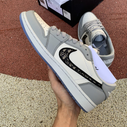 Air Jordan 1 low x Dior