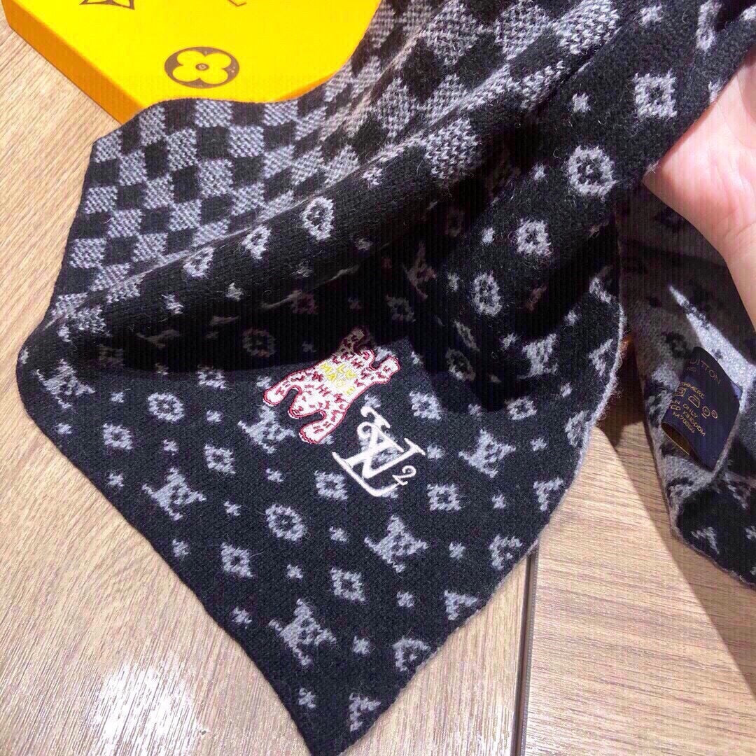 Louis Vuitton Scarf Wool