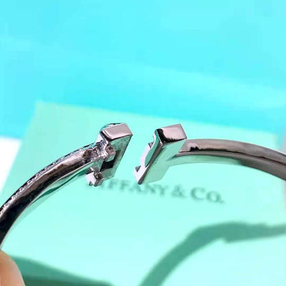 T&C Bracelete Hinged Bangle