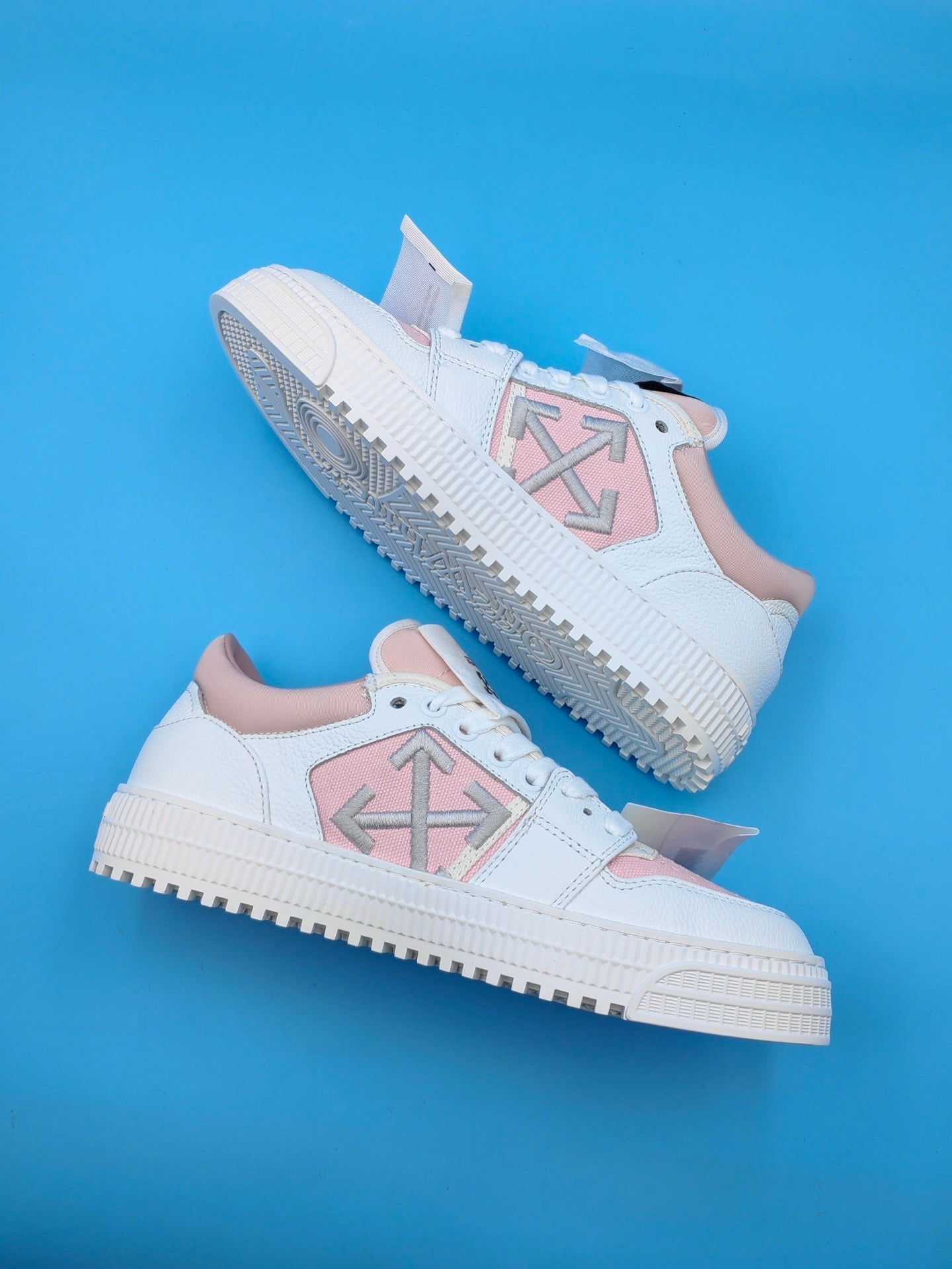 Off White Sneakers - Pink
