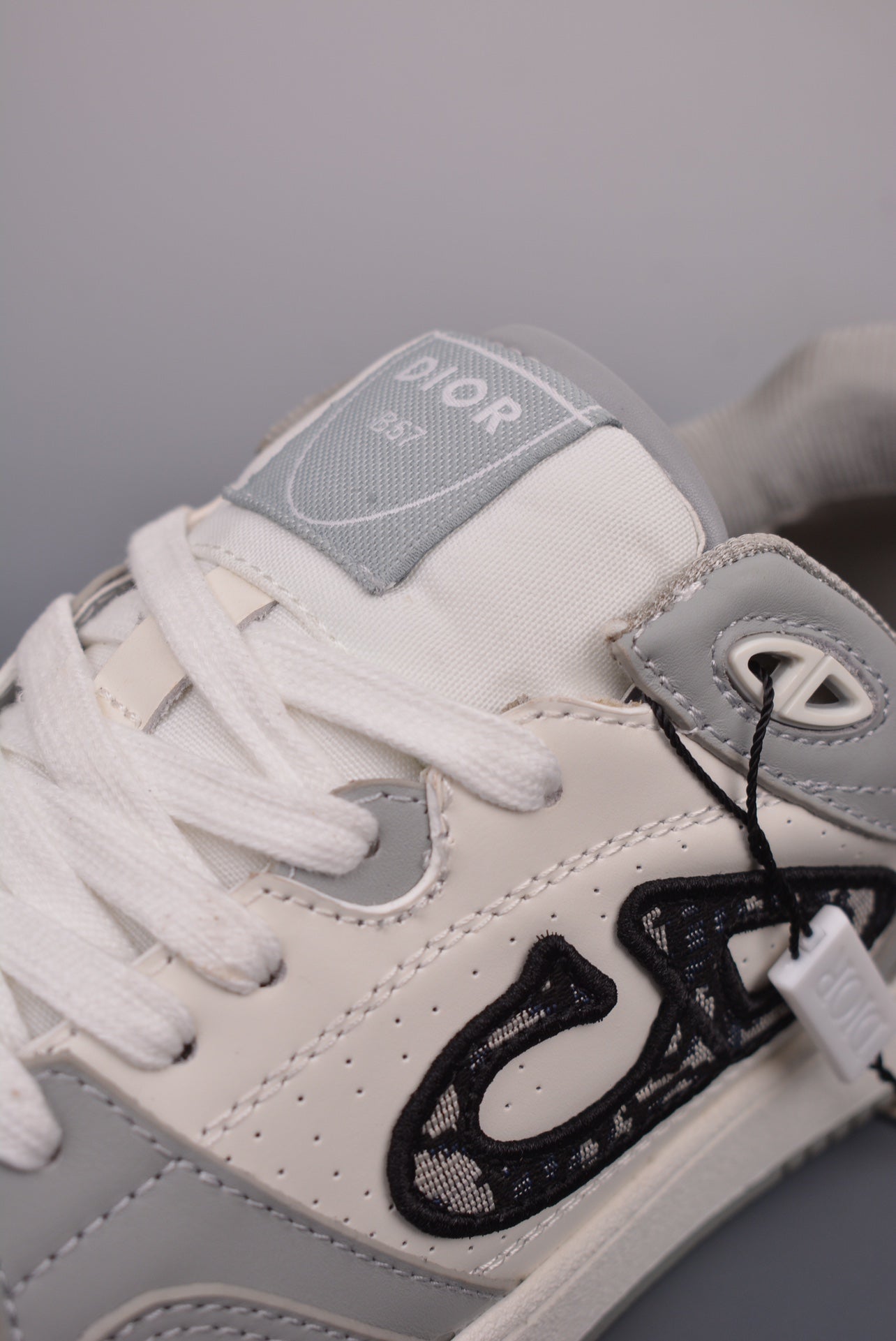 Dior Sneakers B57