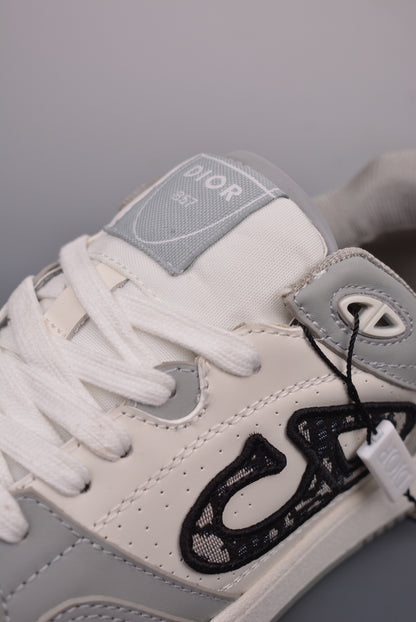 Dior Sneakers B57