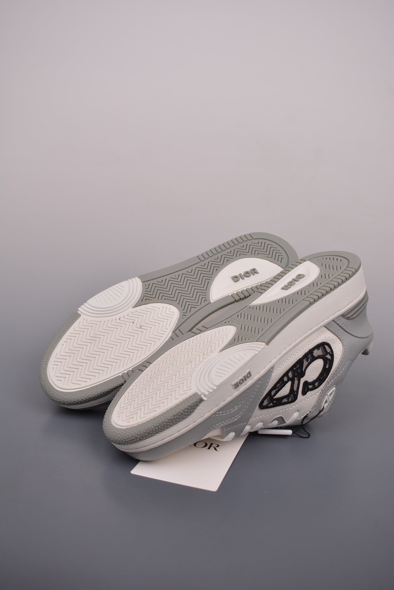 Dior Sneakers B57