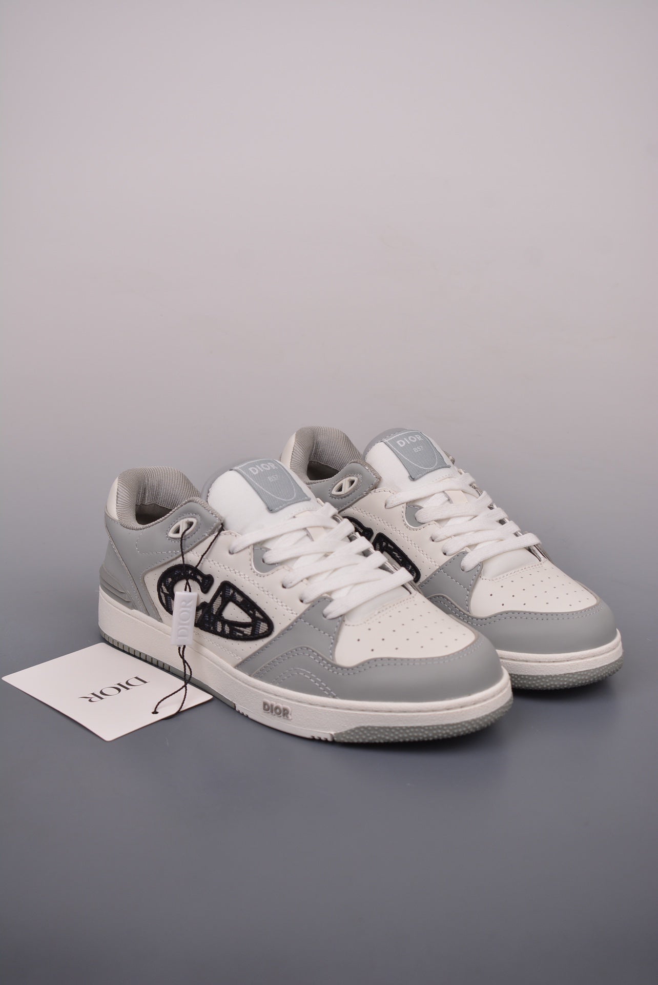 Dior Sneakers B57