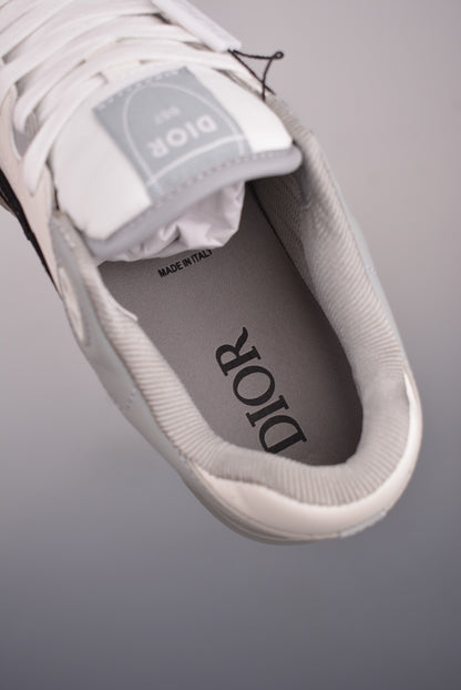 Dior Sneakers B57
